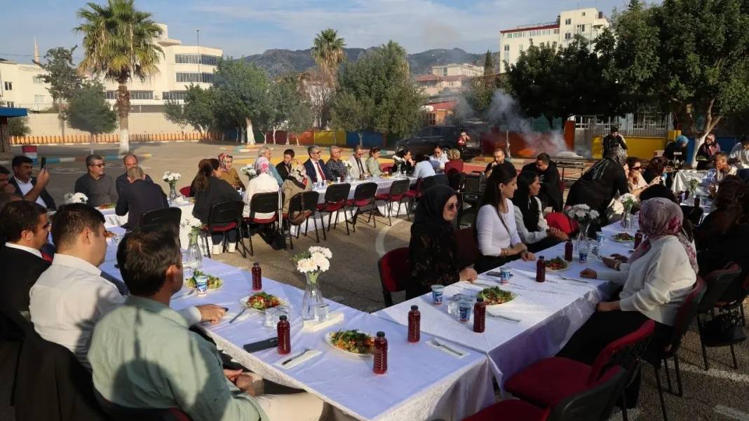 Adana Usulü Öğretmenler Günü Mangal Ateşiyle Şenliğe Döndü 2